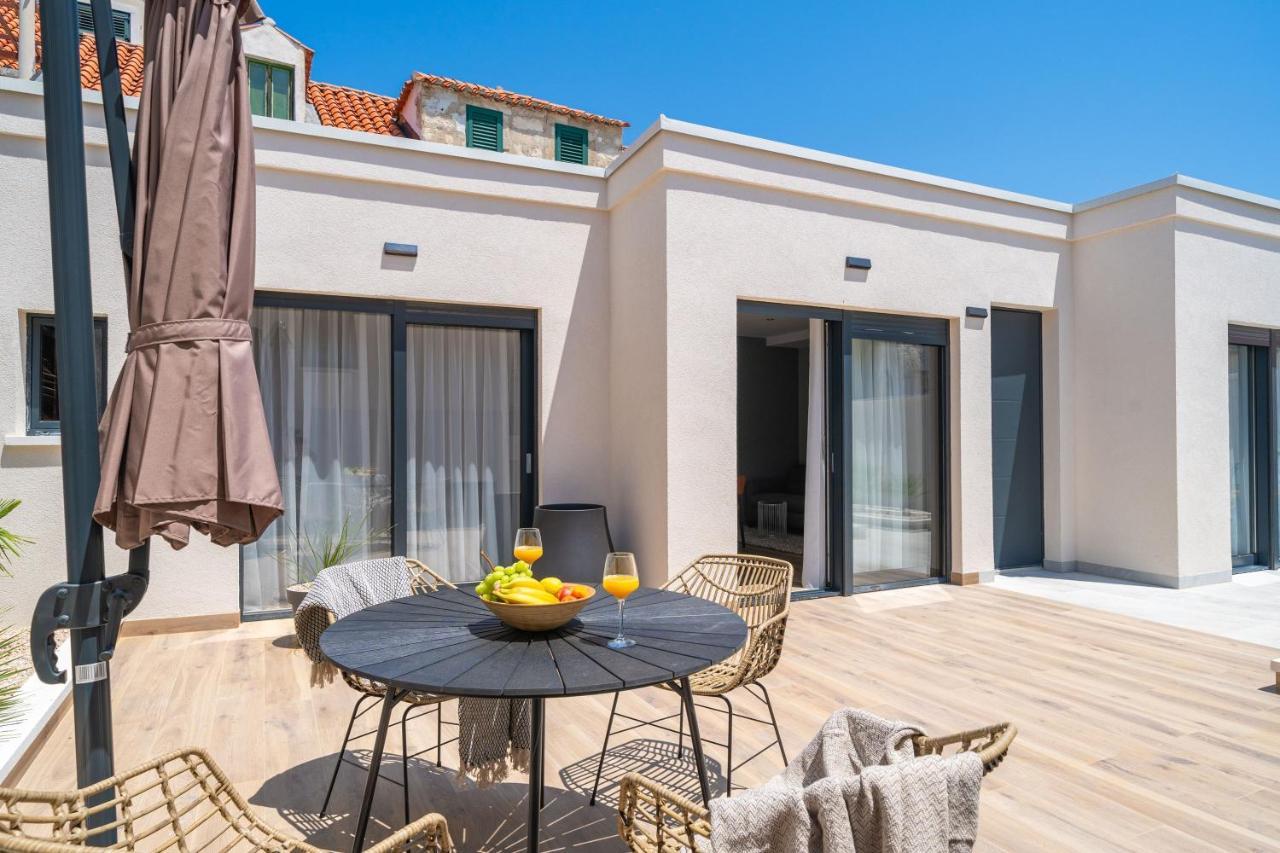 Apartments Villa Royale 챠브타트 외부 사진