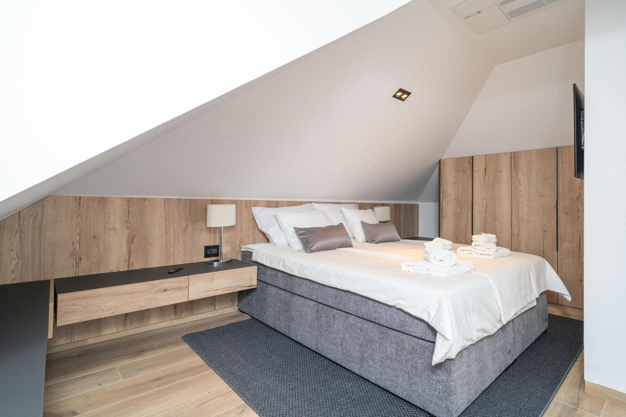Apartments Villa Royale 챠브타트 외부 사진