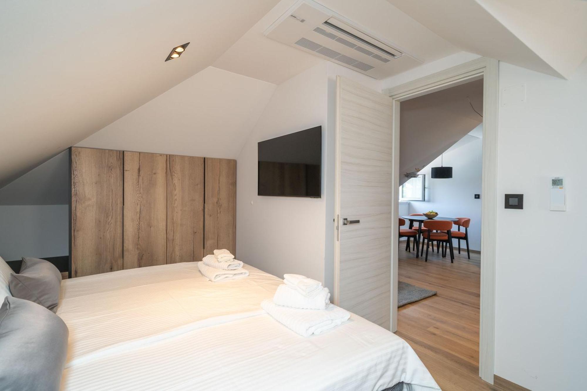 Apartments Villa Royale 챠브타트 객실 사진